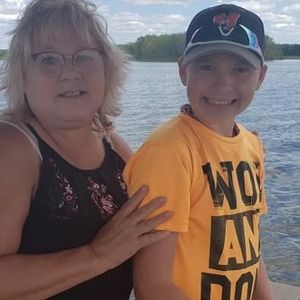 Meet your Posher, Crystal